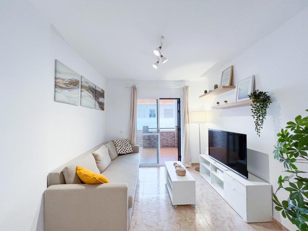 Family apartment in Playa de Carvajal, Benalmádena - 1