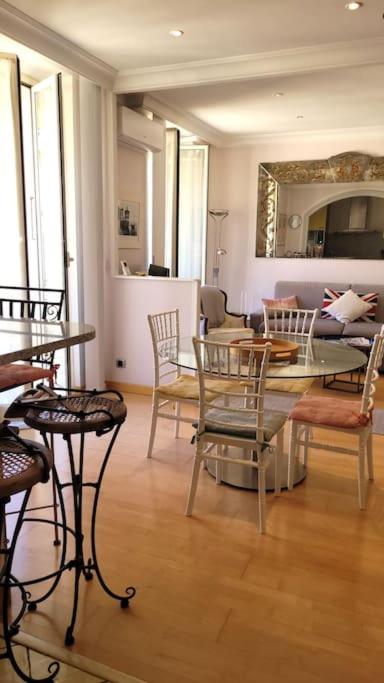 From 1882, romantic flat, in the Golden Square - 4