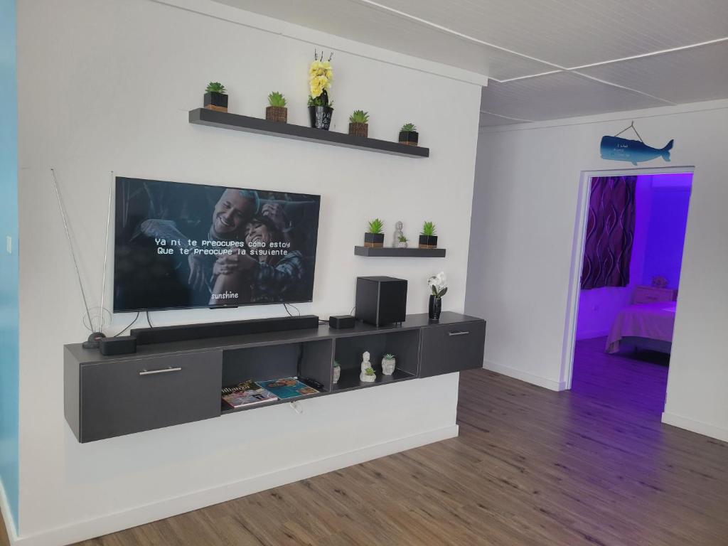 Shared lounge/TV area