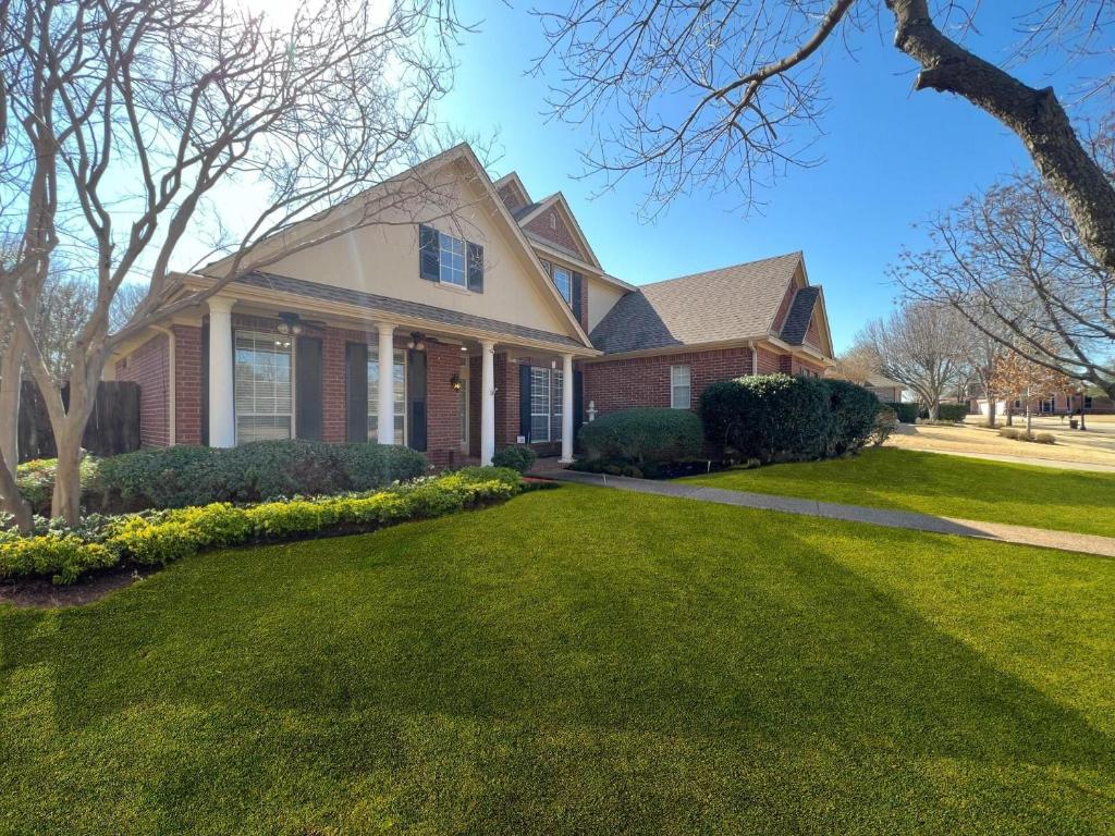 Convenient location in upscale city of Southlake., Southlake