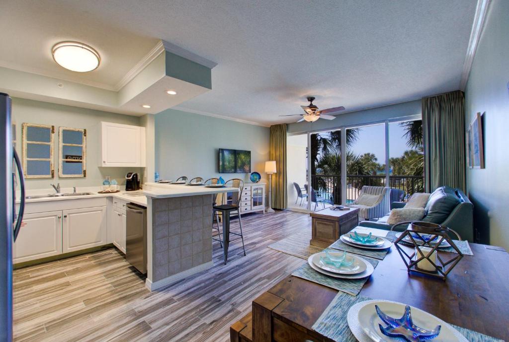 Gulfside 215 - Your Own Slice of Paradise! - Ocean Views - Free Beach Service!, Fort Walton Beach