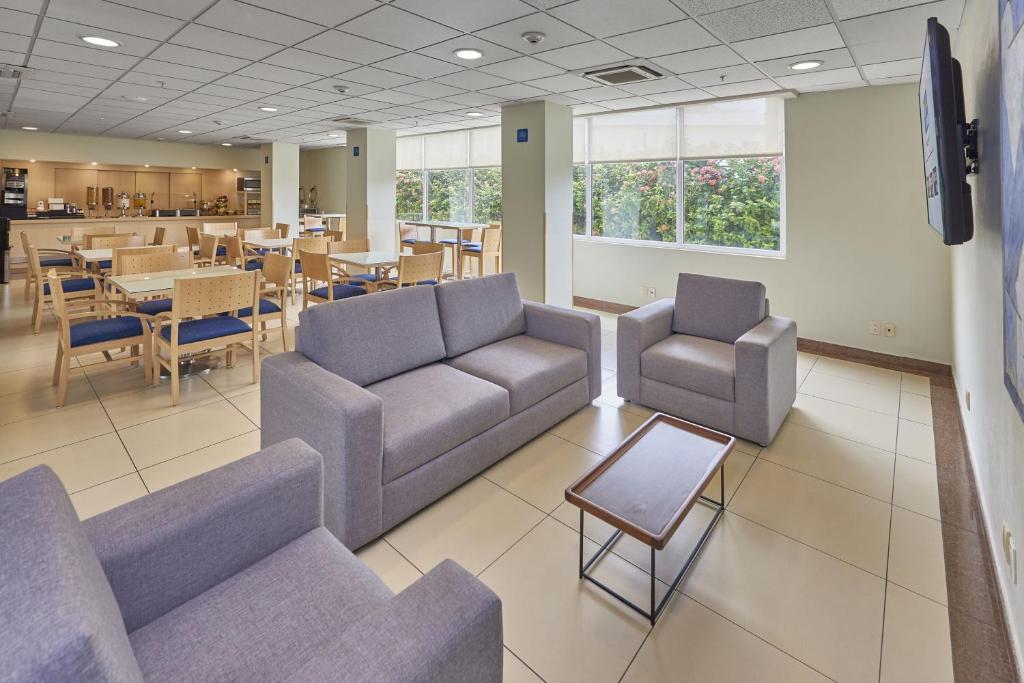 フロント・ロビー