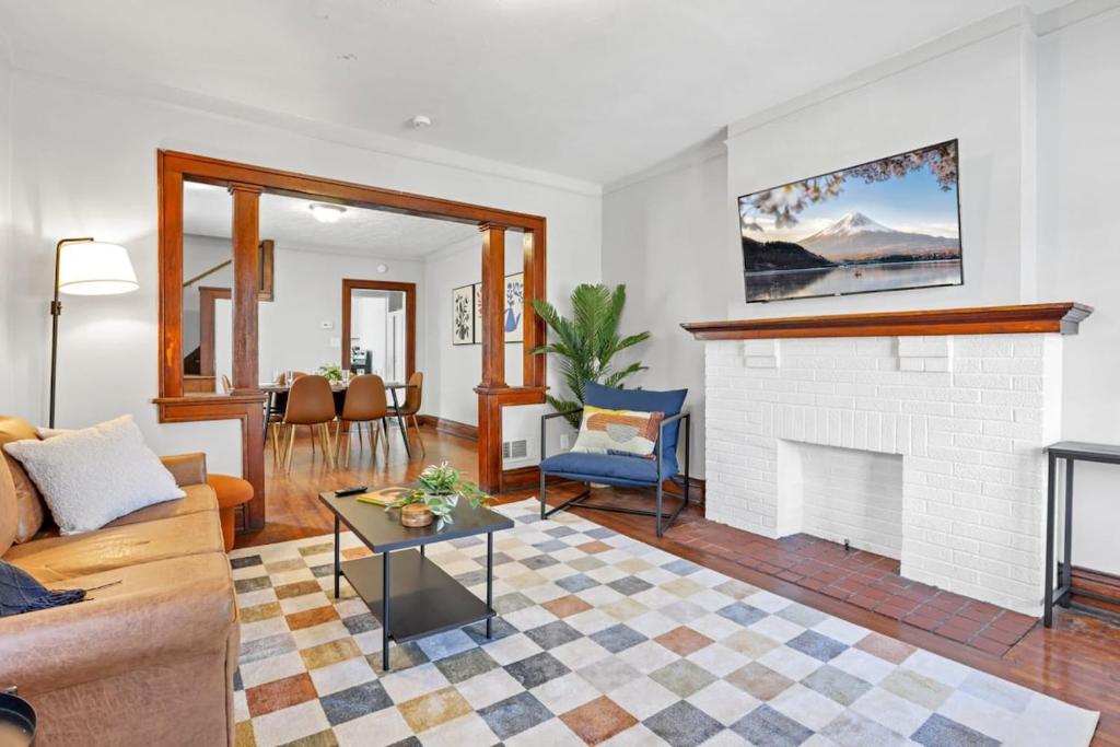 The Champion Abode 2, Columbus