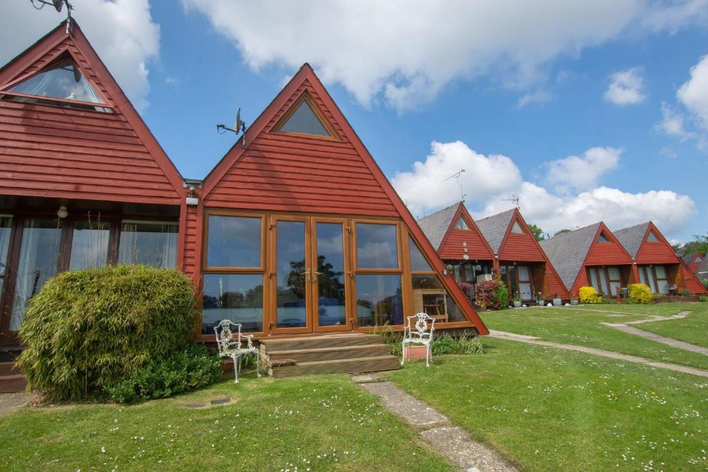 Chalet Seventyfour, Deal