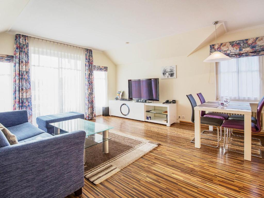 Dünenpark Binz - Komfortplus Ferienwohnung mit 1 Schlafzimmer und Balkon im Dachgeschoss 148, Binz