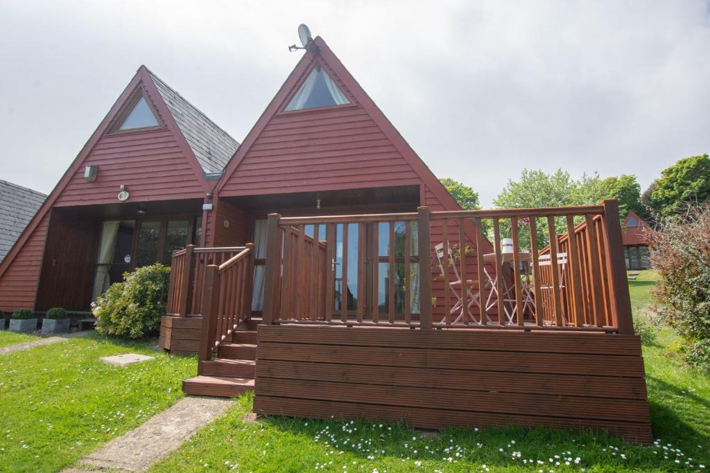 Chalet 99, Deal
