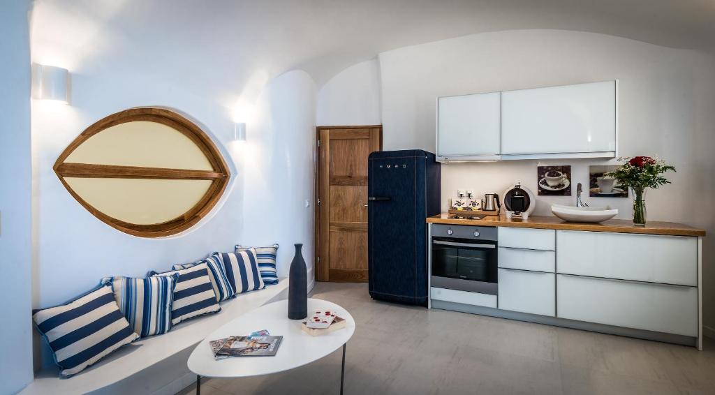 Santorini Elite Luxury Suites Additional