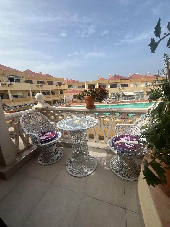 Cozy Pool View apartment H-11 Mareverde, Adeje