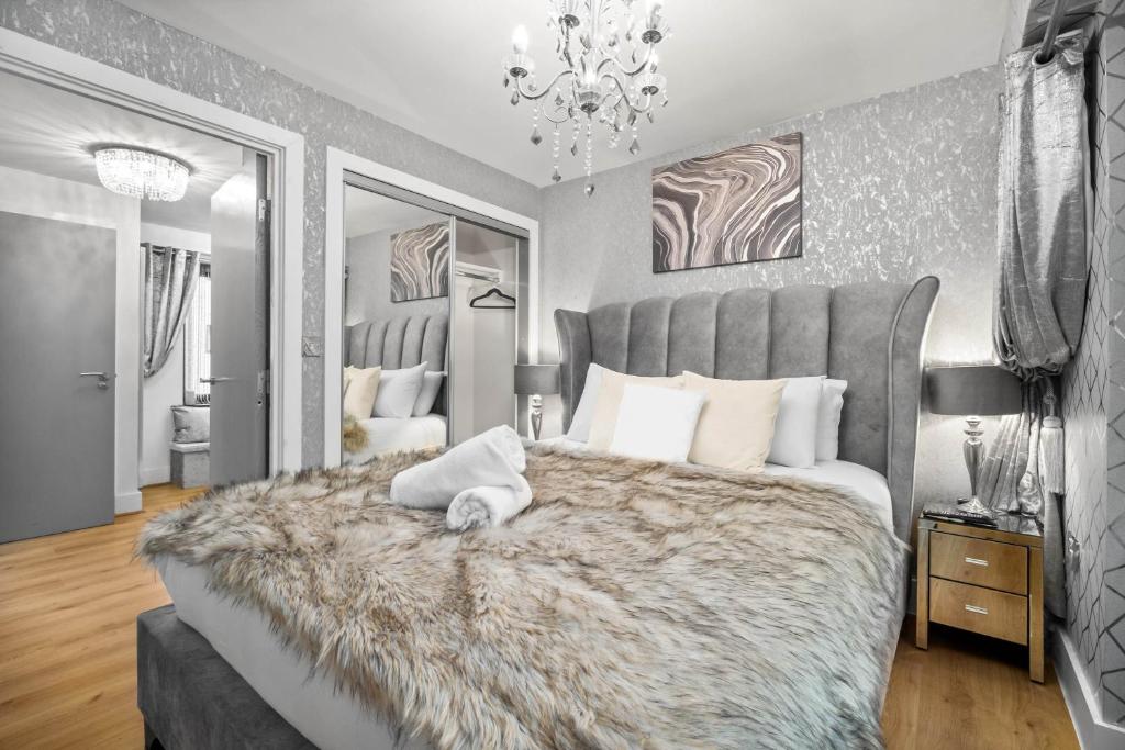 Stylish Apartment - Netflix - Wifi - 70 Inch Smart TV - Birmingham Centre - TV in Bedroom 11K, Birmingham