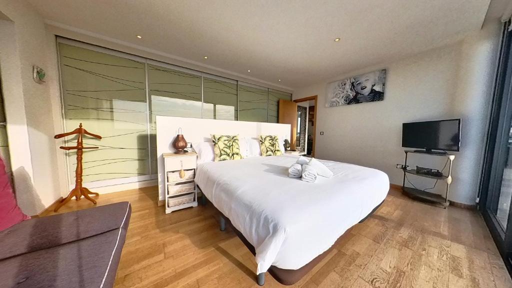 La Casa de la Playa-Best FTV Views, by Comfortable Luxury - 2