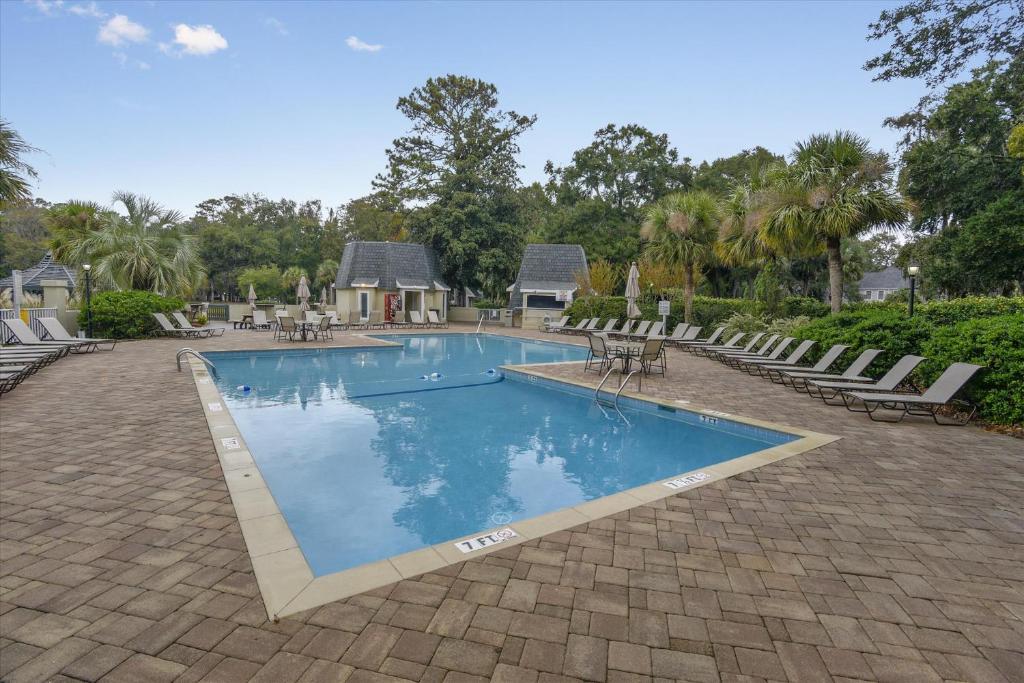 Evian 249, Hilton Head Island