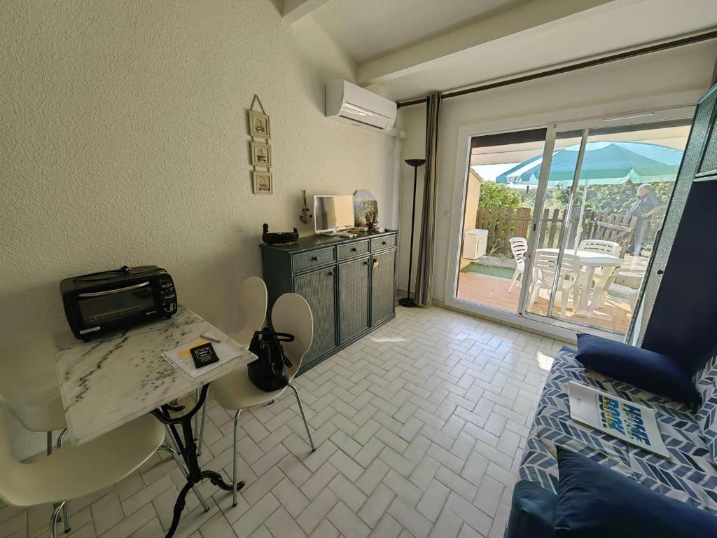 Studio alcôve 4 pers, parking, clim à 20m de la plage - FR-1-607-184 - 3
