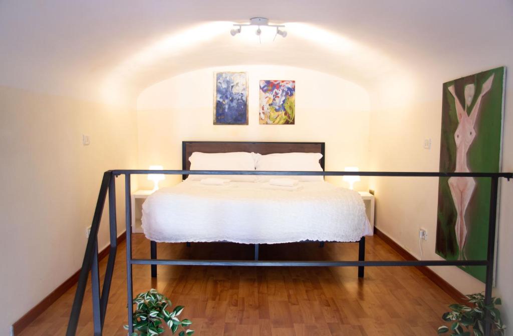 GuestHost - Dali Home - 3