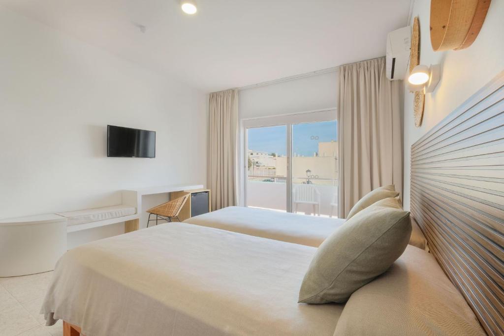 azuLine Hotel Mediterráneo — Hotel rooms in Santa Eulalia, Balearic Islands