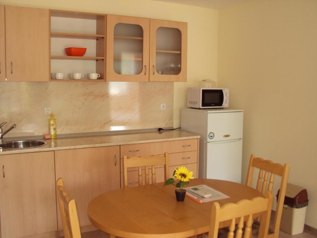 Green Fort Noks Apartments — Pokoje in Słoneczny Brzeg, Region Burgas
