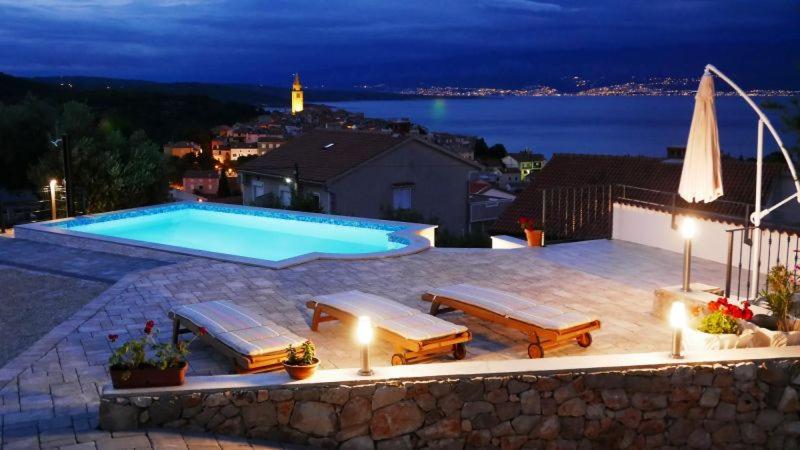 Apartment with private pool and beautiful sea view - by Traveler tourist agency Krk - ID 2106, Vrbnik