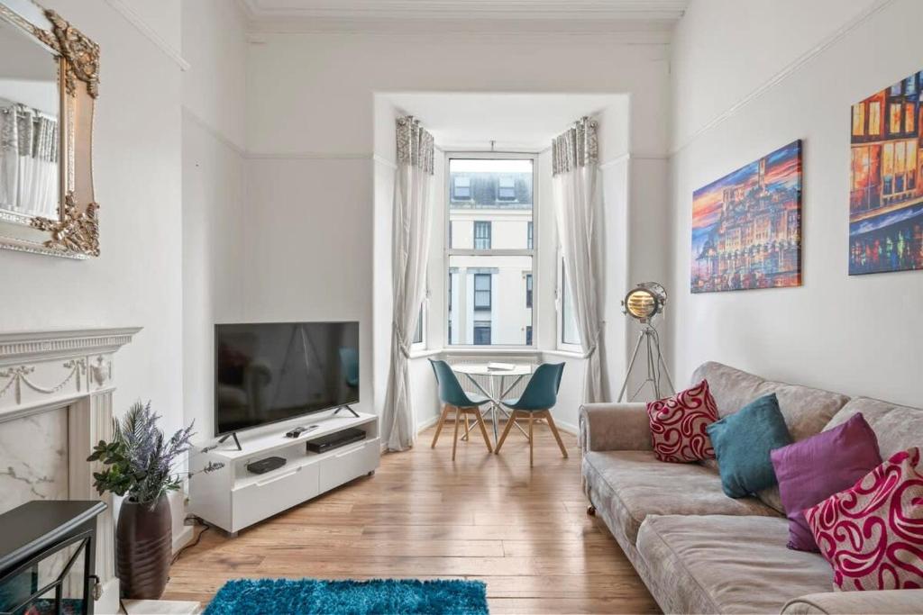 Modern Flat on The Hoe w Private Parking, Plymouth