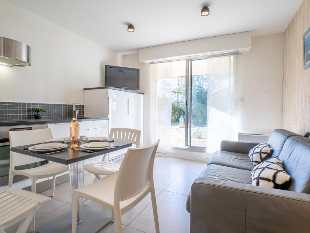 Studio Les Pieds dans l'eau-1 by Interhome - 3