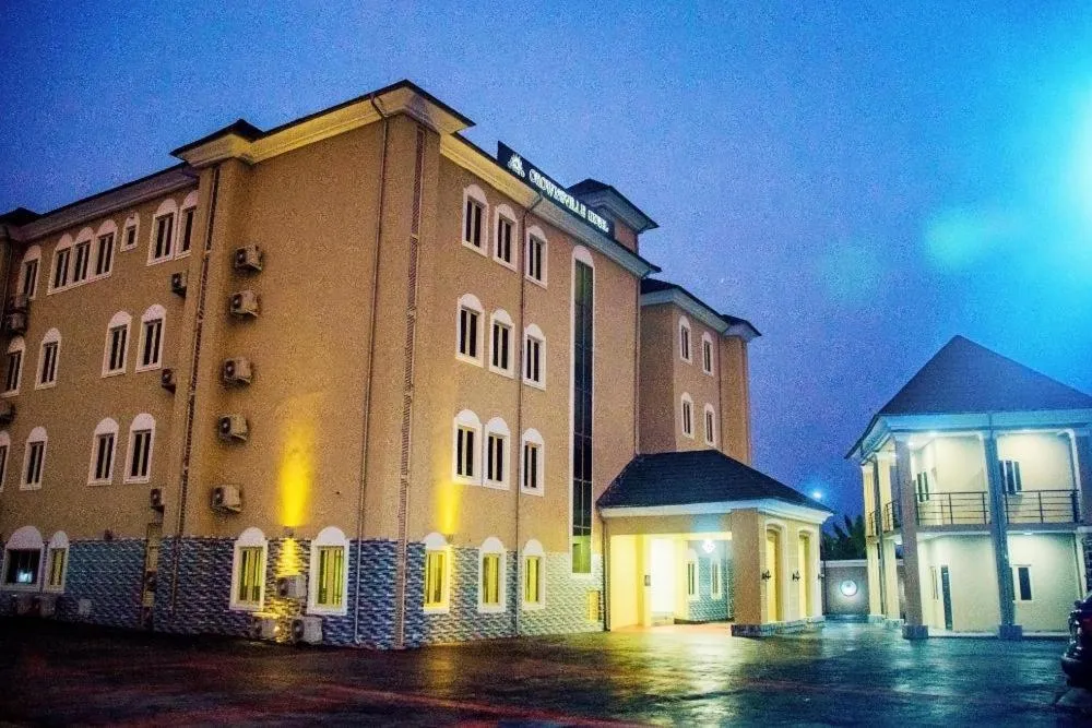 Crownsville Hotel - Airport Road，位于哈科特港的酒店