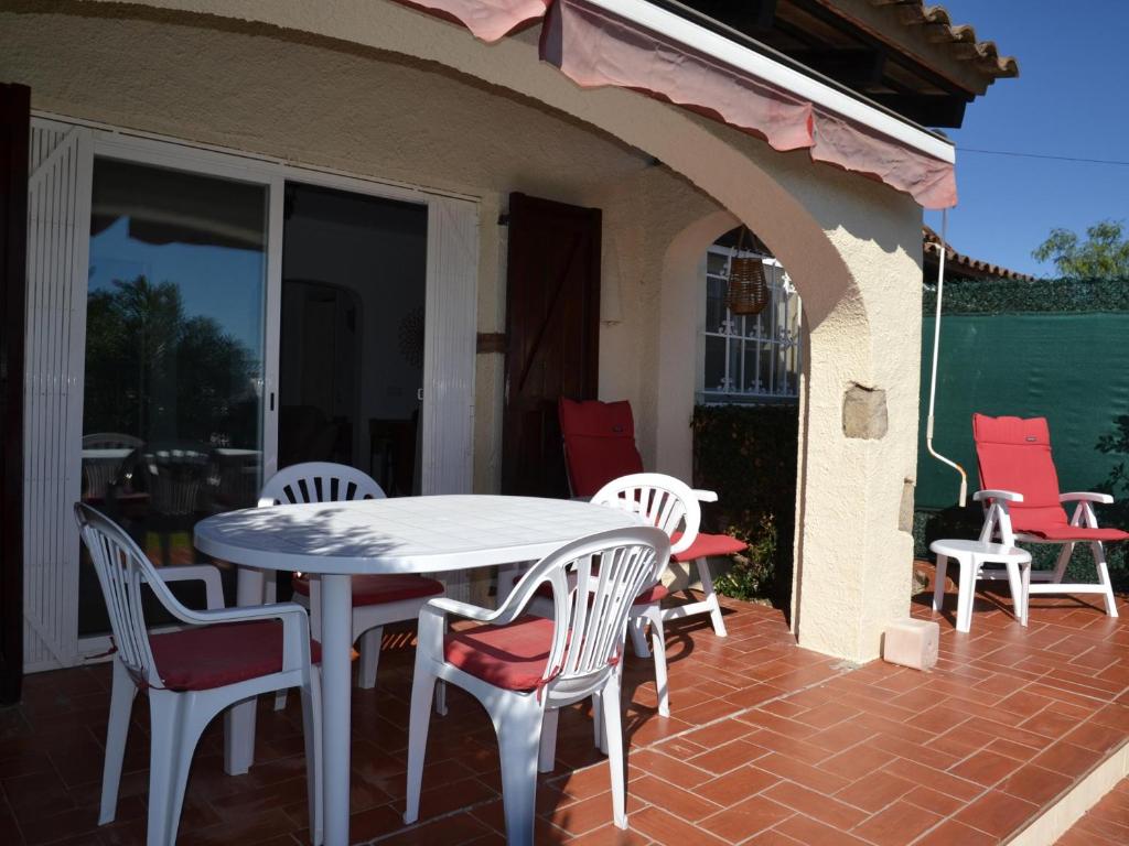 Casa con Jardín, Piscina y Terraza a 3 km de la Playa de L'Estartit - ES-323-1 - 4
