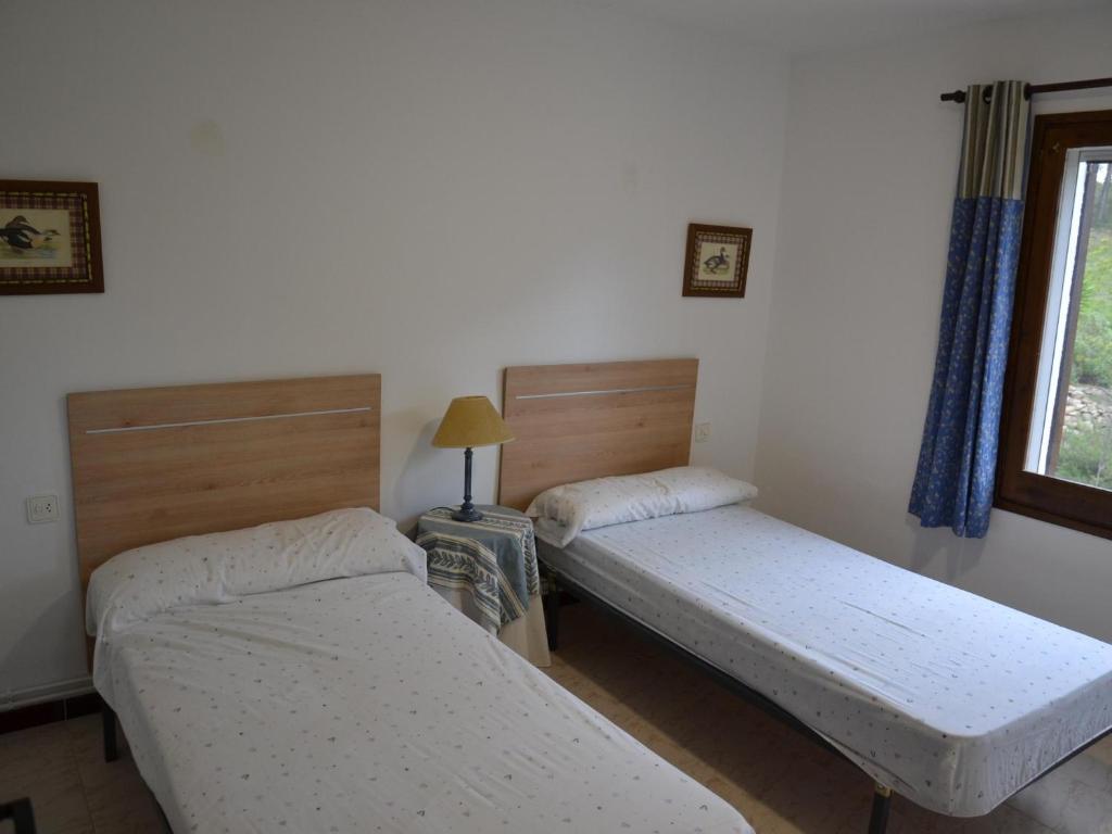 Casa familiar tranquila con piscina, jardín privado, barbacoa y vista al castillo y montañas - ES-323-14 - 5