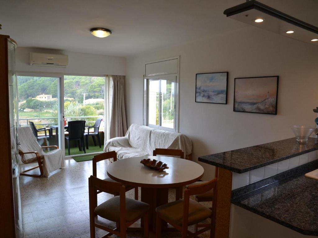 Apartamento soleado con piscina cerca de la playa y del centro en L'Estartit - ES-323-18 - 4