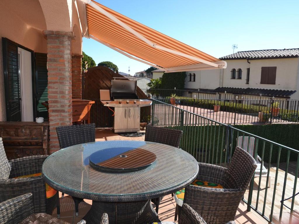 Casa bien cuidada con piscina comunitaria, terrazas y cerca de la playa en L'Estartit - ES-323-42 - 2