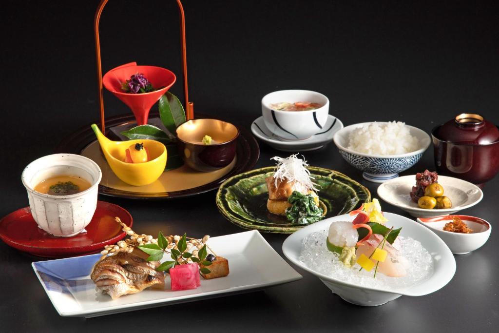 อาหารและเครื่องดื่ม