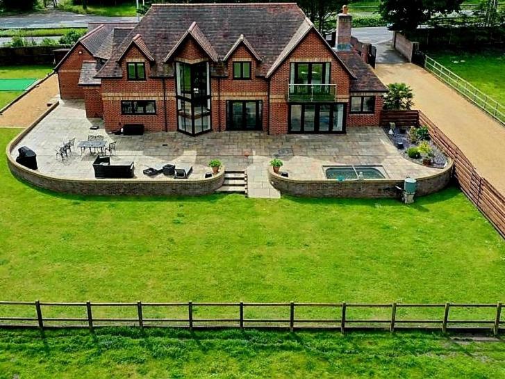 The Pines, Saint Leonards