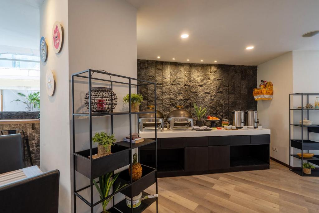 Restaurant, Everyday Hotel Kuta Central in Bali