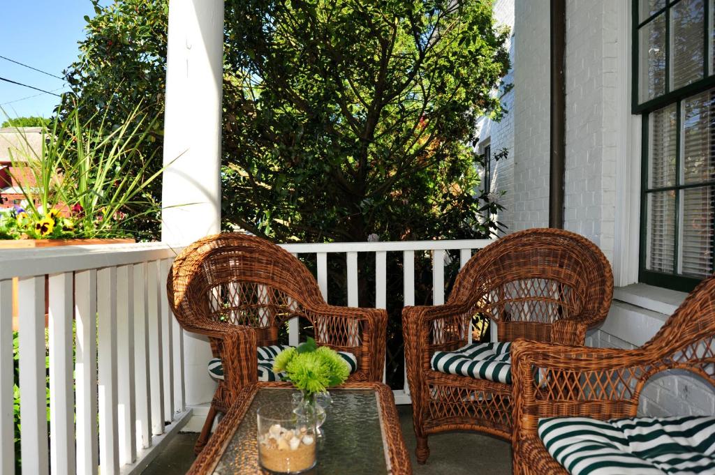 Jailhouse Inn photo