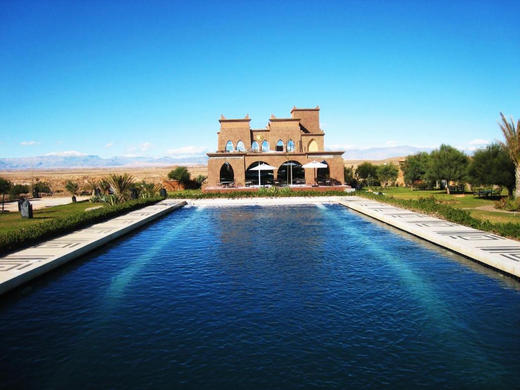 スイミングプール