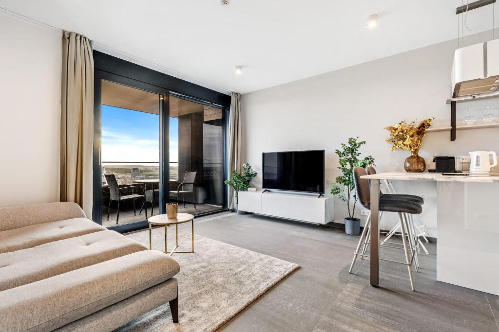 Gasperich Apt with Pool Gym & View, Lucemburk