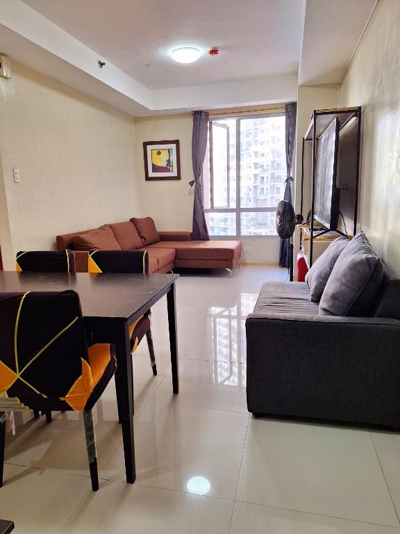 U806 2Bedrooms PoolAccess Netflix wifi85mbps Karaoke, Manille