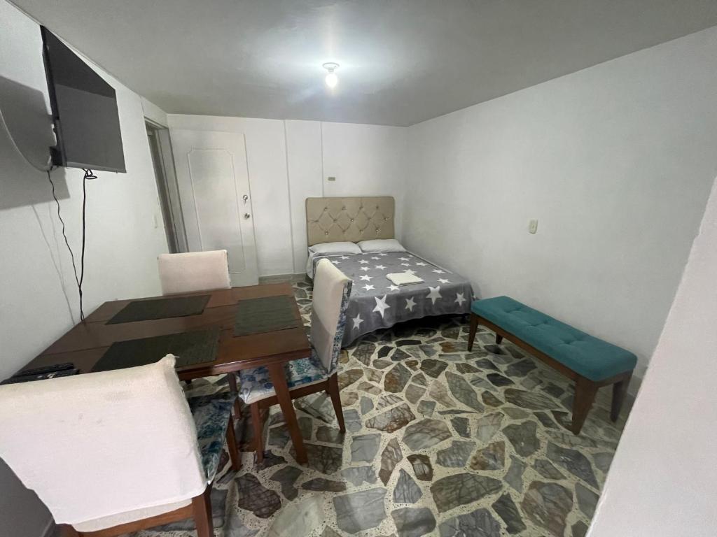 Apartamento cómodo en laureles , céntrico y bien ubicado Apto 301 - 5