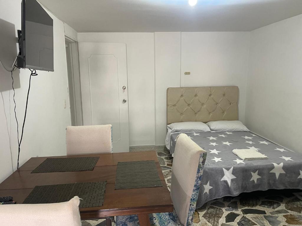 Apartamento cómodo en laureles , céntrico y bien ubicado Apto 301 - 3