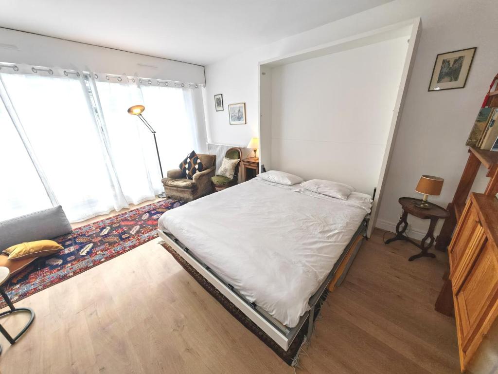 Appartement avec balcon et parking à Paris Alésia - 2