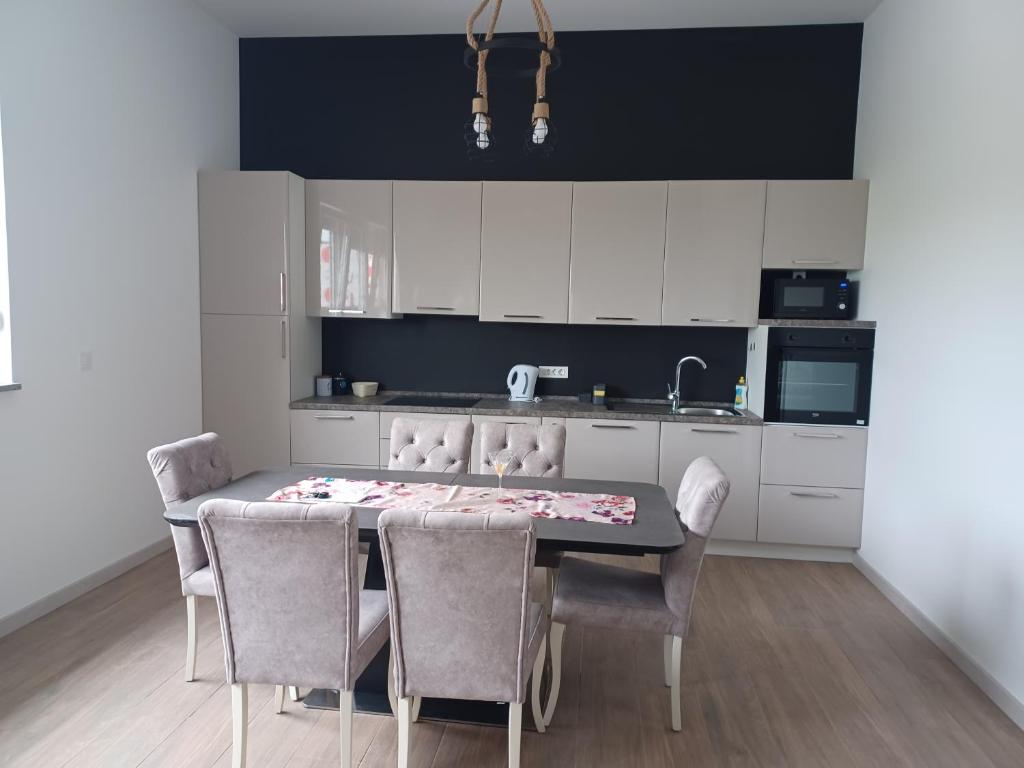 Apartman Franko, Izimje