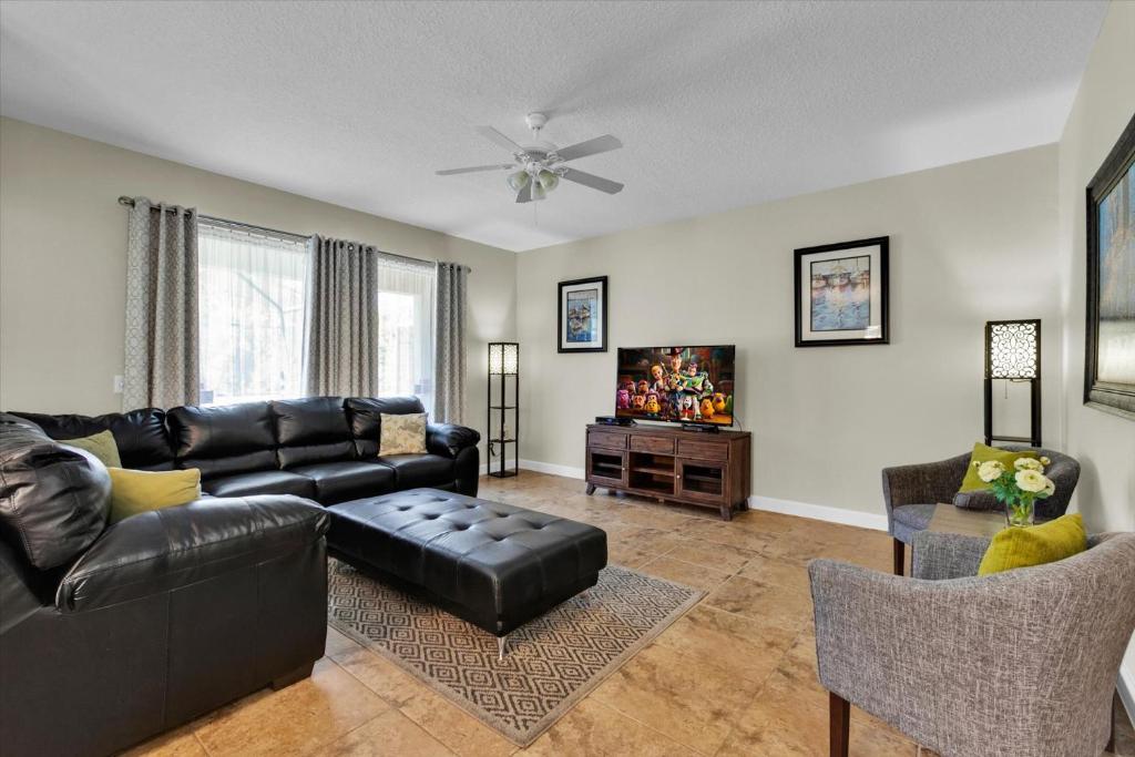 2920 Banana Palm, Kissimmee