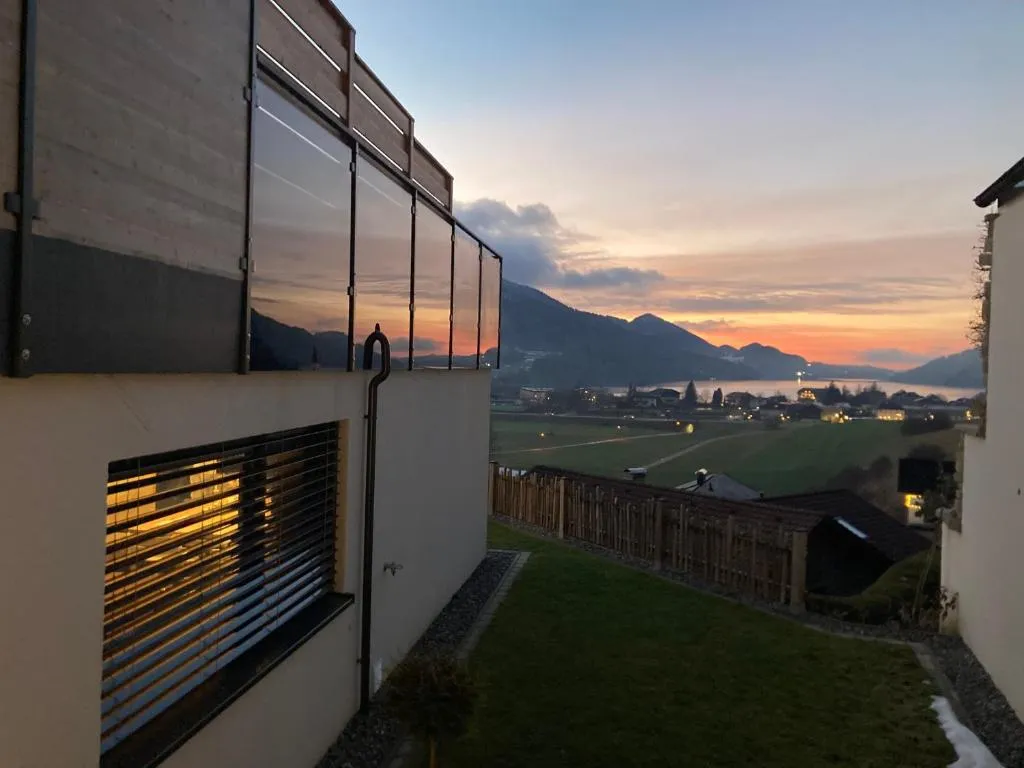 Pension Stöllinger mit Traumausblick, hotel in Fuschl am See