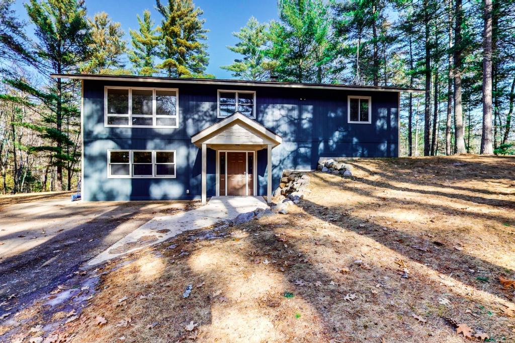 Mitchell Point Cottage, Eagle River