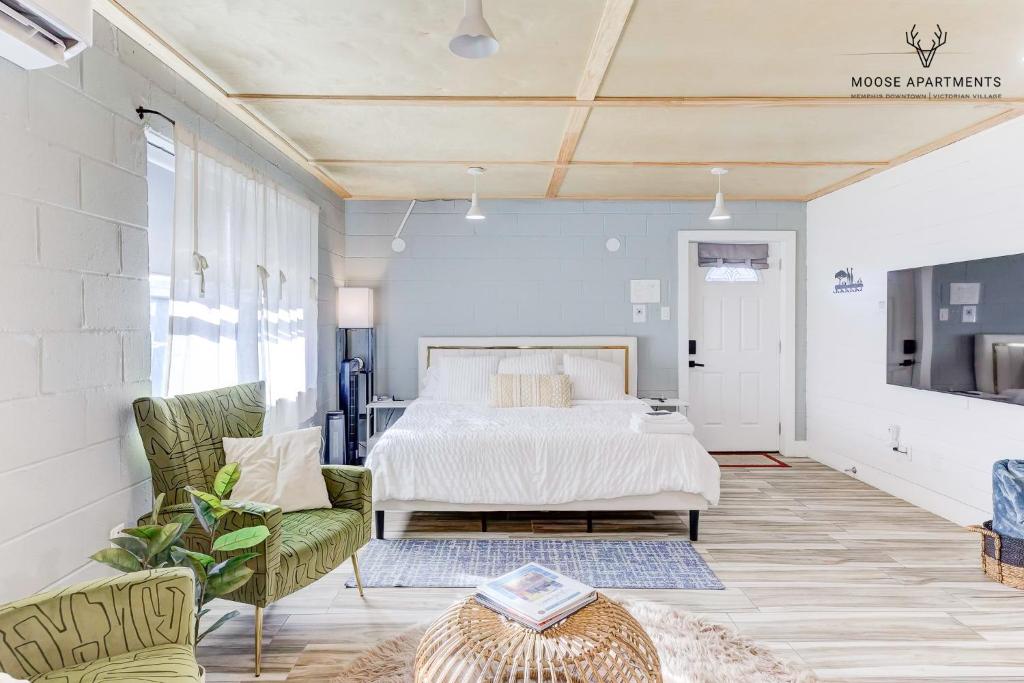 The Moose #6 - Modern Luxe Studio with Free Parking & King Bed, Memphis