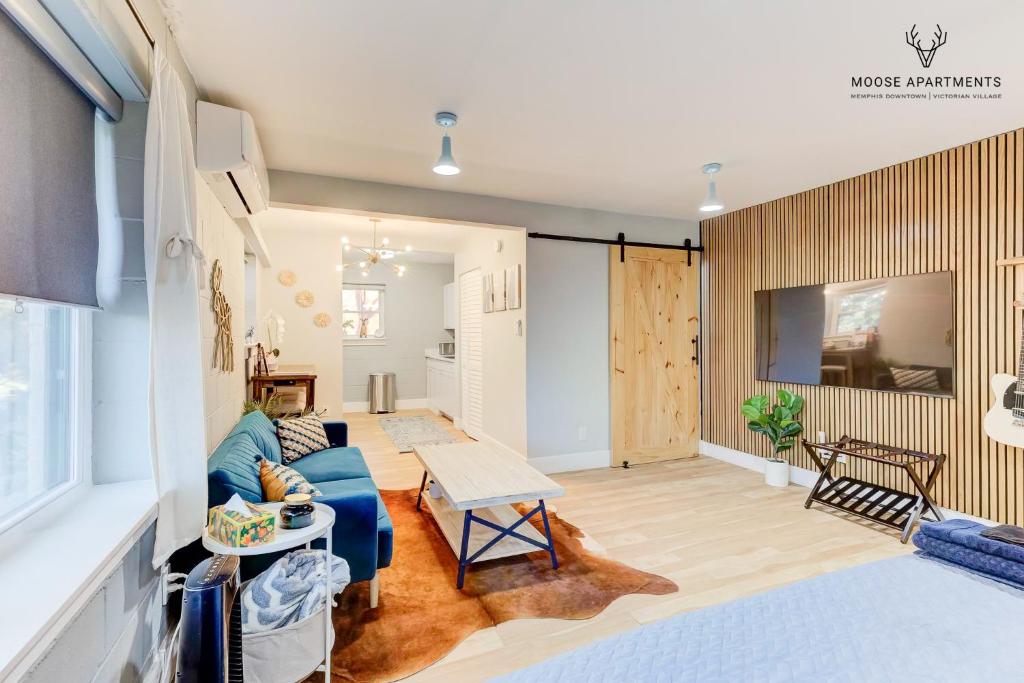 The Moose #7 - Instaworthy Studio with Amazing Views, Free Parking & Heated King Bed, Memphis