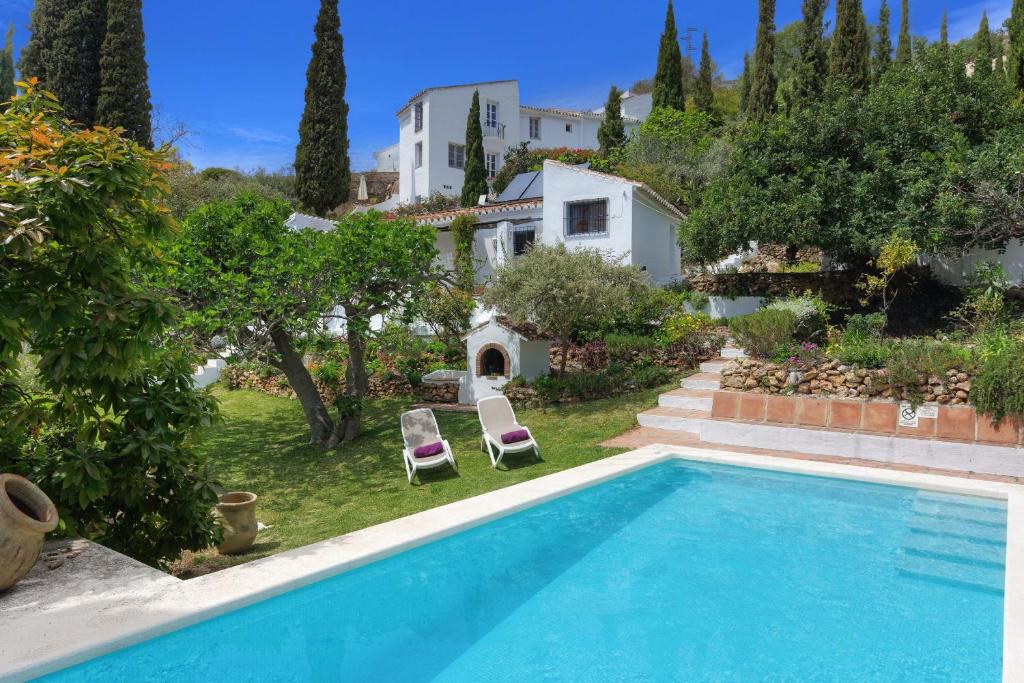 Villa Orchard: Charming Private Pool Views 2adlt, Frigiliana