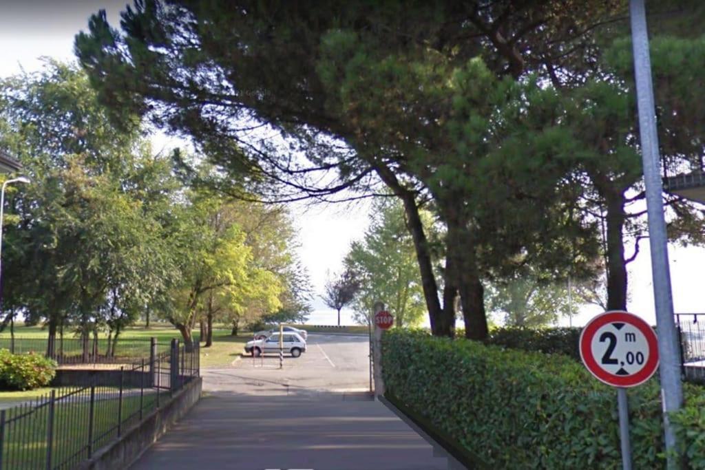La terrazza con le biciclette a due passi dal lago - 5
