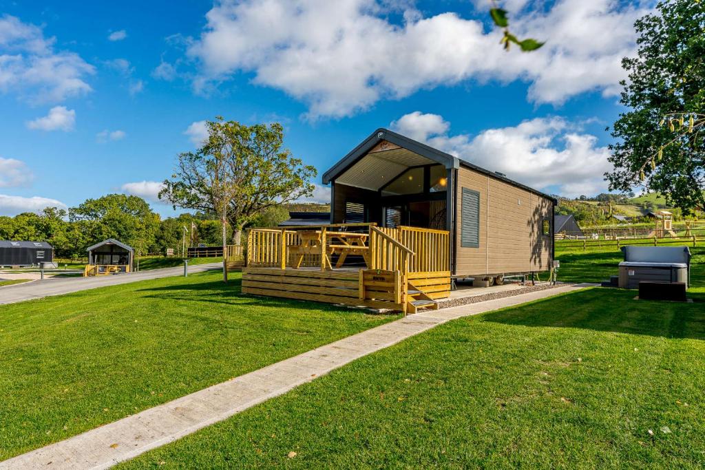 Hillside Cabin, Caersws