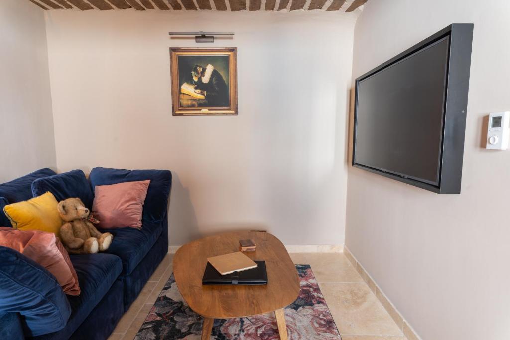 Entire townhouse in the heart of the village - 5