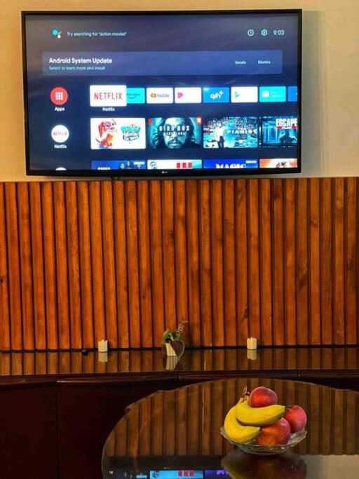 Elegant 2 bedrooms with Patio garden, Káhira