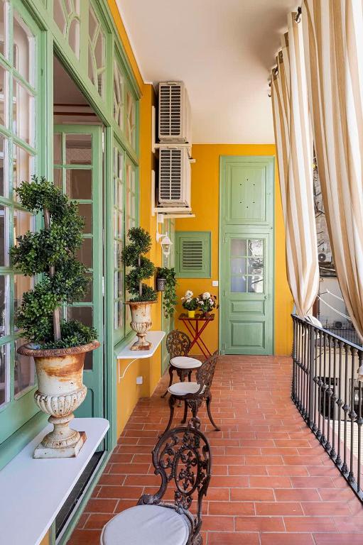 The Collection Barcelona - Placa Catalunya V Charming and Exquisite 5Bd Apartment with Large Balcony - 2