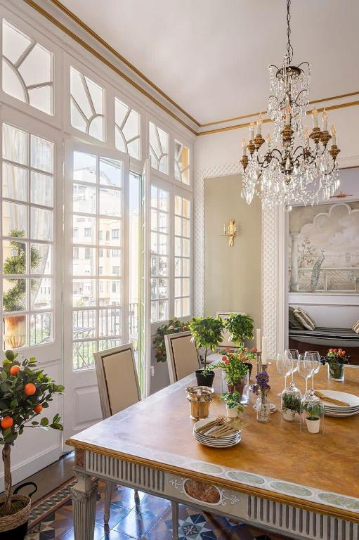 The Collection Barcelona - Placa Catalunya V Charming and Exquisite 5Bd Apartment with Large Balcony - 3